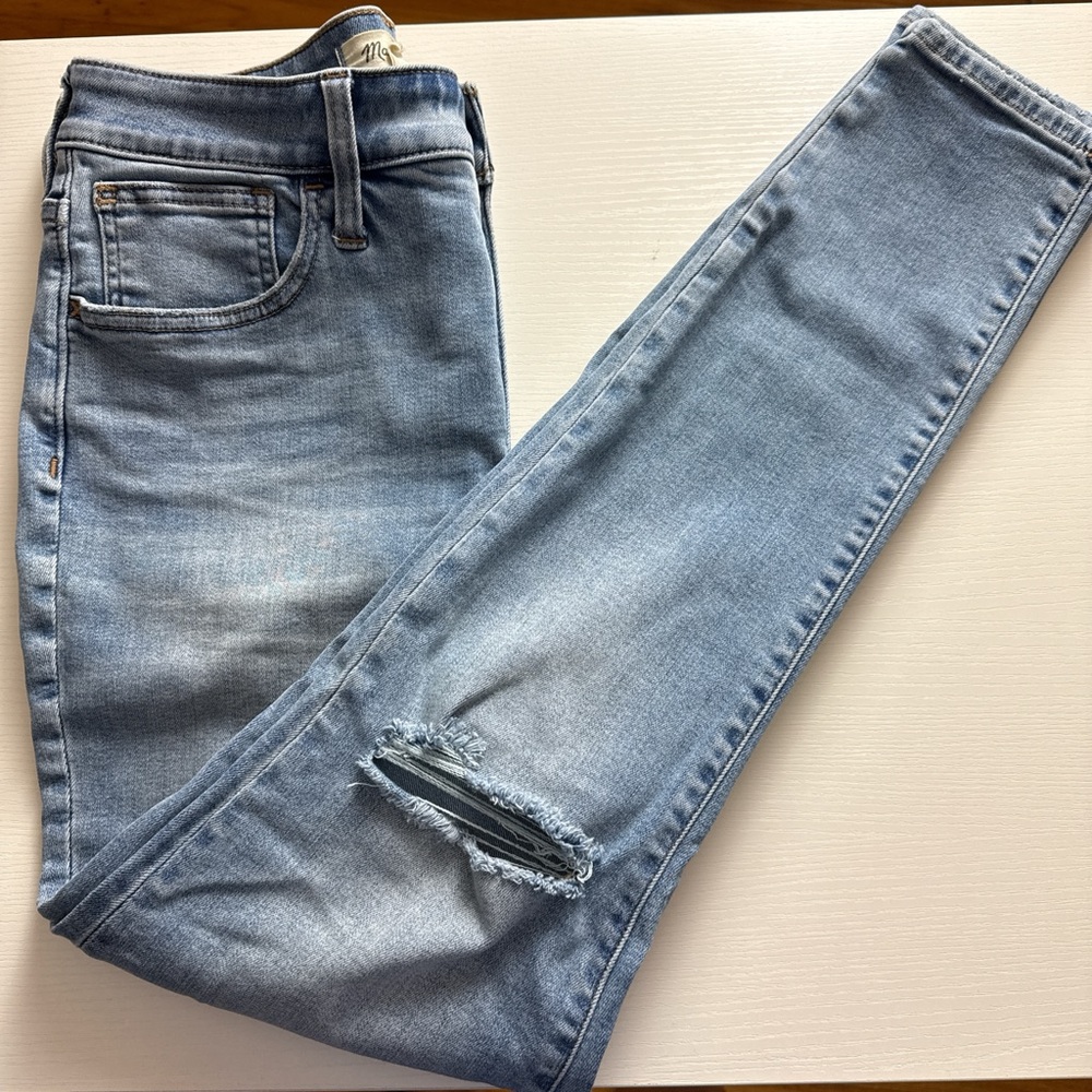 Madewell women’s “Curvy Roadtripper” skinny jeans